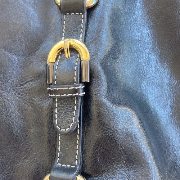 BADGLEY MISCHKA BLACK LEATHER BAG WITH SILVER AND GOLD TONED HARDWARE & BRANDING - Picture 4 of 16